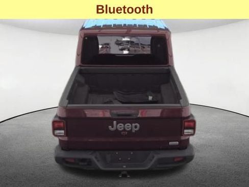 Used 2022 Jeep Gladiator Overland AWD/4WD image 7