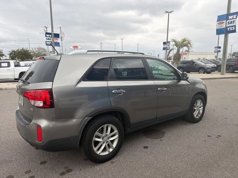 Used 2014 Kia Sorento LX image 5