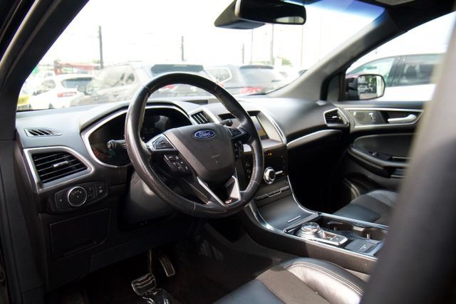 Certified 2020 Ford Edge ST w/ Cold Weather Package AWD/4WD image 13