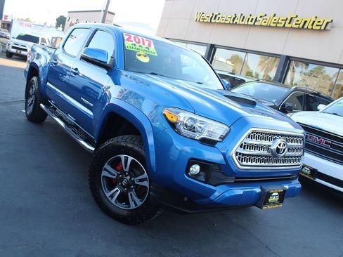 Used 2017 Toyota Tacoma TRD Sport w/ Premium & Technology Package image 39