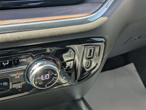 Used 2025 GMC Sierra 2500 SLT w/ SLT Convenience Package image 23