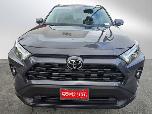 Used 2025 Toyota RAV4 XLE Premium image 8
