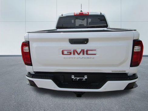 New 2026 GMC Canyon Elevation image 8