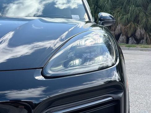 Used 2023 Porsche Cayenne GTS AWD/4WD image 9