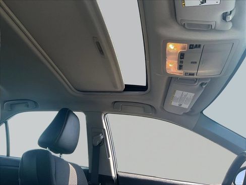 Used 2017 Toyota Camry SE w/ Moonroof Package FWD image 27