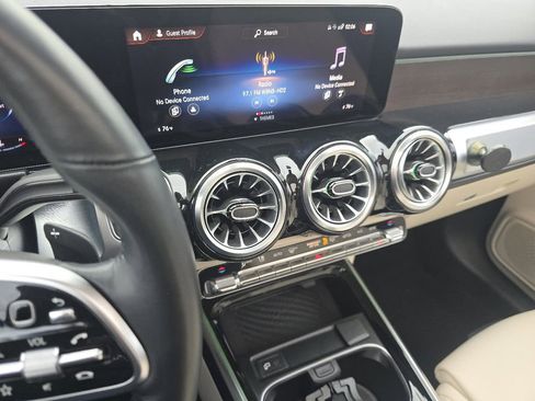 Used 2023 Mercedes-Benz GLB 250 GLB 250 image 28
