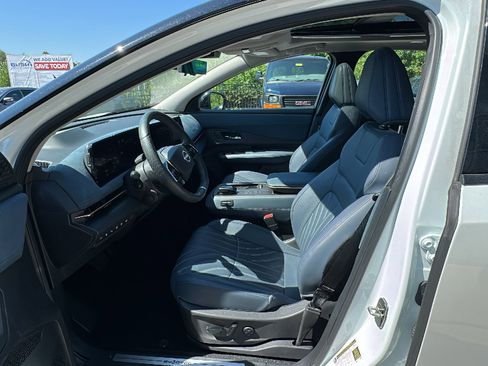 Used 2024 Nissan Ariya AWD image 13