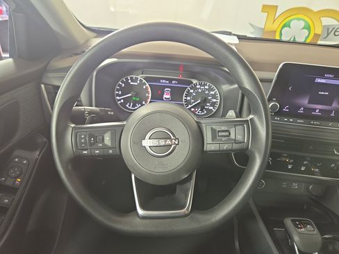 Used 2023 Nissan Rogue S image 14