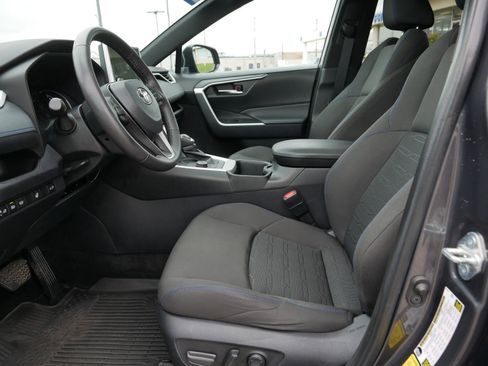 Used 2024 Toyota RAV4 SE w/ Convenience Package AWD/4WD image 14