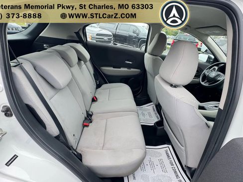 Used 2019 Honda HR-V LX image 16