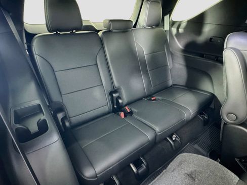 New 2027 Chevrolet Traverse LT w/ Sun and Wheel Package FWD image 28