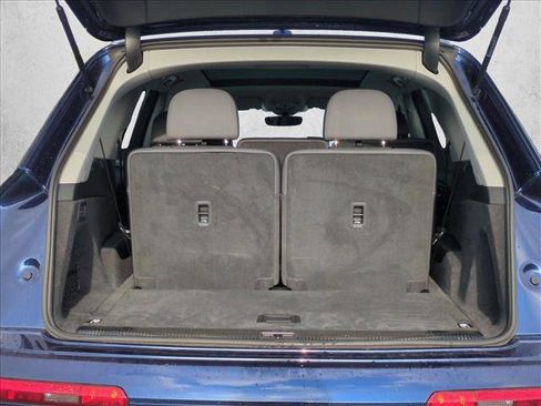 Used 2022 Audi Q7 Premium w/ Interior Protection Package image 6