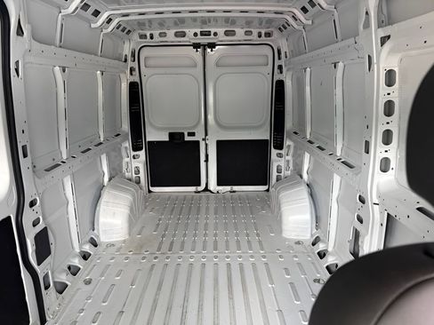 Used 2026 RAM ProMaster 2500 w/ Convenience Group FWD image 10