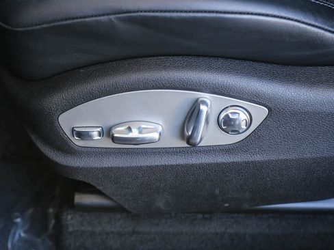 Used 2024 Porsche Macan Turbo image 17