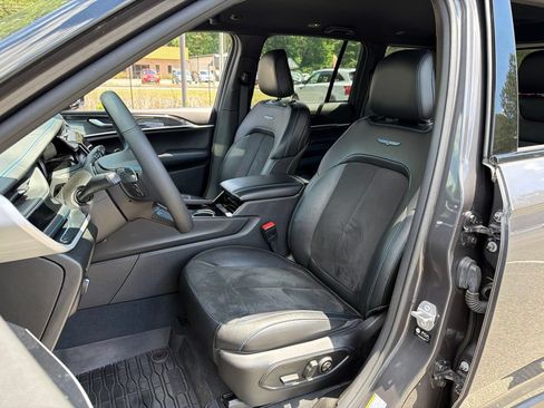 Used 2022 Jeep Grand Cherokee Trailhawk w/ Advanced Protech Group II AWD/4WD image 19