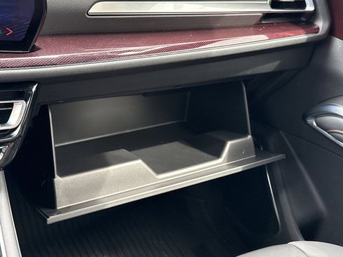 Used 2024 Chevrolet Traverse RS w/ LPO, Floor Liner Package FWD image 29