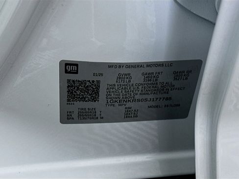 Used 2025 GMC Acadia Elevation image 12