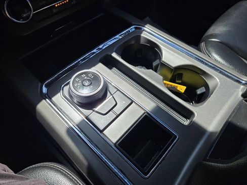 Used 2021 Ford Expedition Max XLT image 23