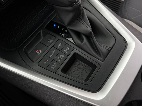 Used 2019 Toyota RAV4 XLE w/ All Weather Liner Package AWD/4WD image 20