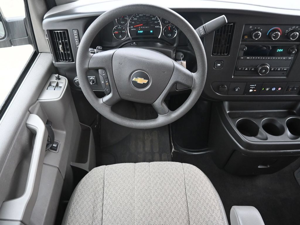Used 2025 Chevrolet Express 3500 LT w/ LT Preferred Equipment Group RWD image 16