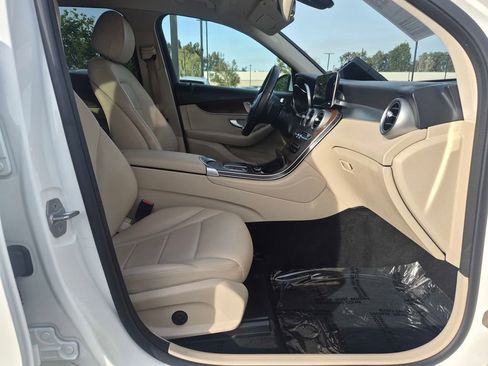 Used 2021 Mercedes-Benz GLC 300 image 28