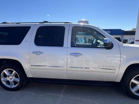 Used 2011 Chevrolet Suburban LTZ image 7