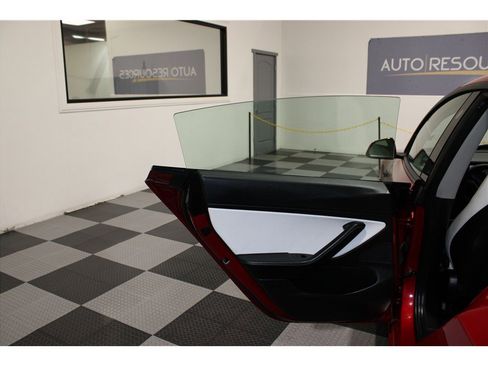 Used 2021 Tesla Model 3 Standard Range Plus image 12