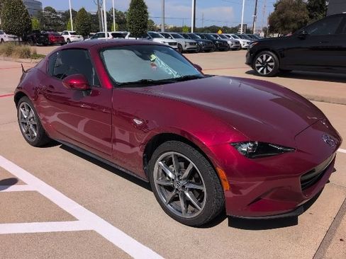 Used 2022 MAZDA MX-5 Miata RF Grand Touring RWD image 2