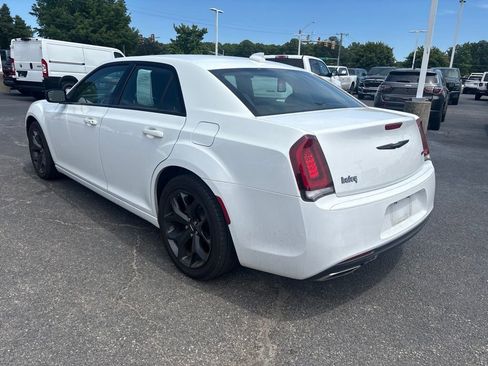Used 2023 Chrysler 300 Touring w/ Sport Appearance Package RWD image 5