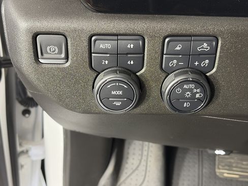 Certified 2024 Chevrolet Silverado 1500 High Country w/ High Country Premium Package AWD/4WD image 29