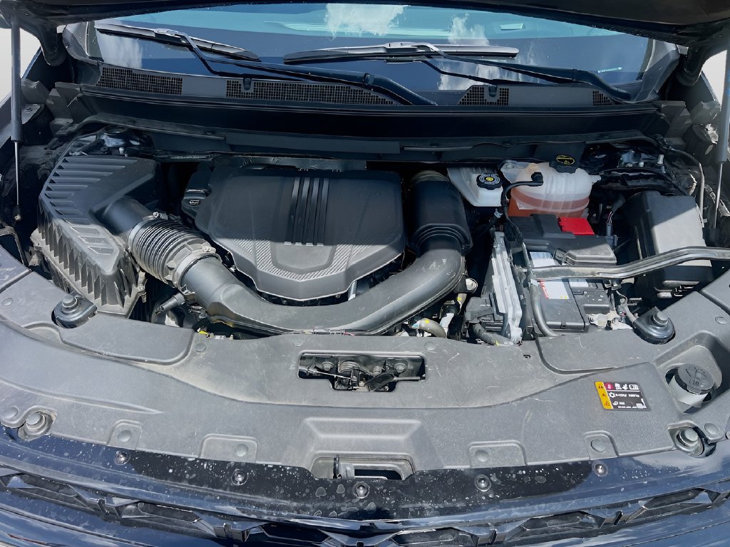 Used 2024 Chevrolet Traverse RS w/ LPO, Floor Liner Package FWD image 33