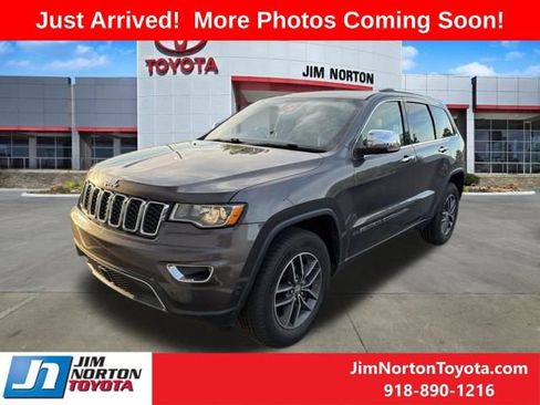 Used 2018 Jeep Grand Cherokee Limited image 2
