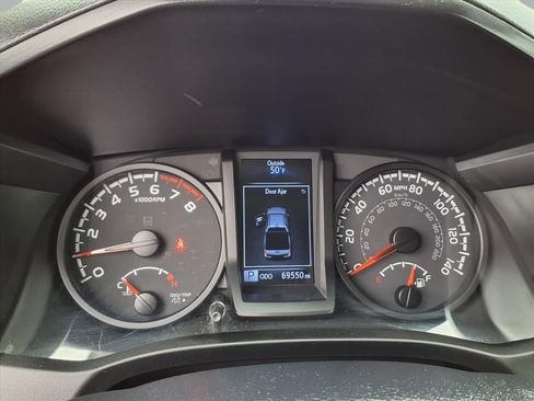 Used 2020 Toyota Tacoma SR image 16