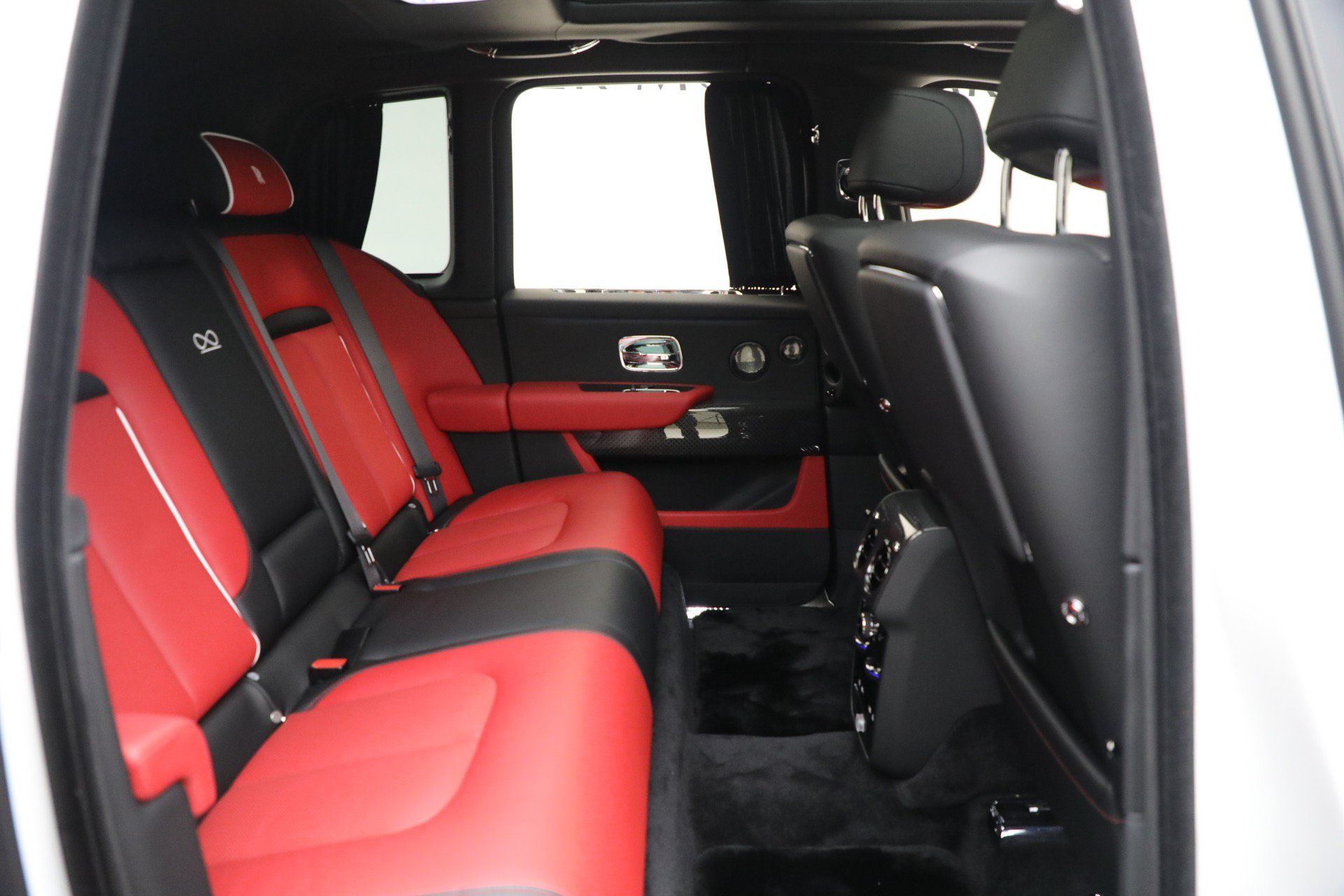 Certified 2025 Rolls-Royce Cullinan Black Badge AWD/4WD image 39