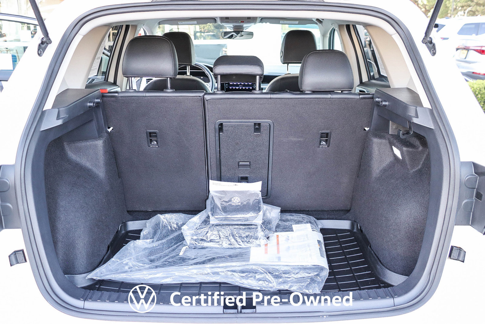Used 2025 Volkswagen Taos SE FWD image 27