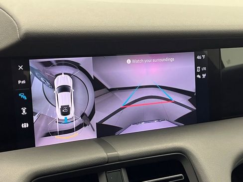 Used 2022 Porsche Taycan image 19