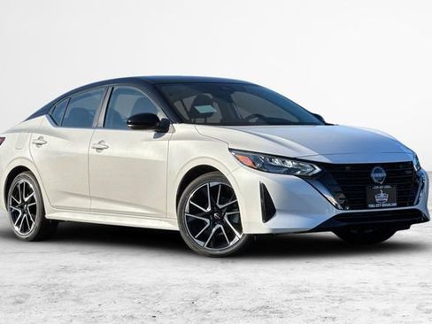 New 2025 Nissan Sentra SR image 2