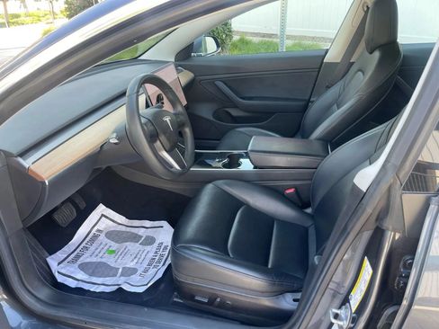 Used 2019 Tesla Model 3 RWD image 10