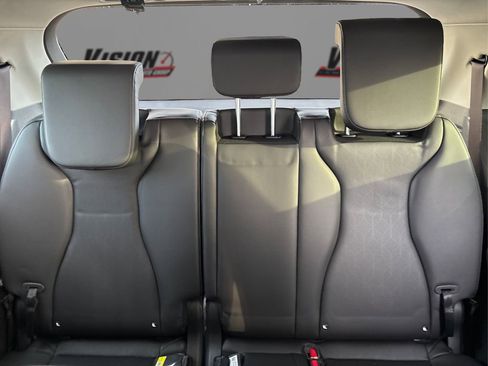 New 2026 Kia Carnival LXS image 36