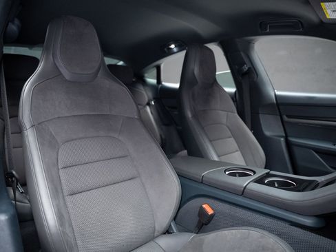 Used 2022 Porsche Taycan 4S image 59