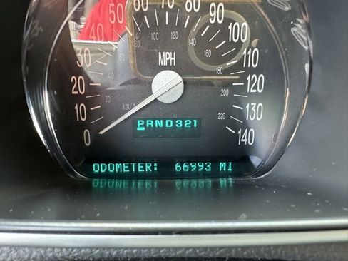 Used 2004 Chevrolet SSR w/ Preferred Equipment Group image 17