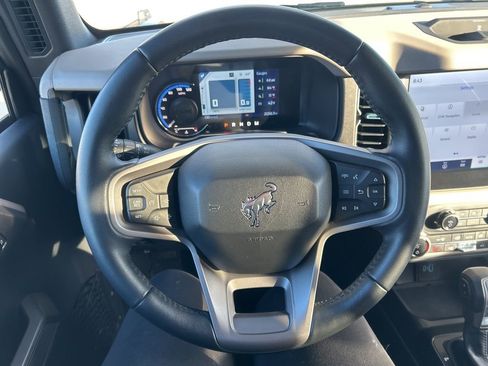 Used 2023 Ford Bronco Wildtrak image 27