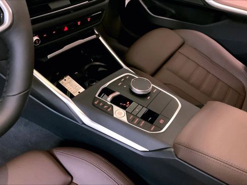 New 2026 BMW 330i xDrive Sedan w/ M Sport Package AWD/4WD image 7