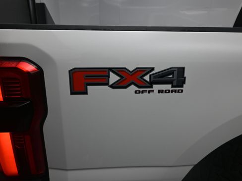 Used 2024 Ford F250 Platinum image 5