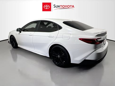 Used 2025 Toyota Camry SE FWD image 6