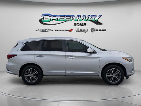 Used 2019 INFINITI QX60 Luxe w/ Essential Package image 8