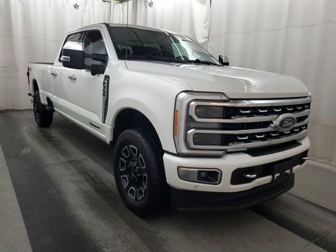 Used 2023 Ford F350 Platinum AWD/4WD image 2