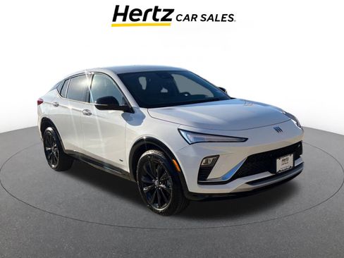 Used 2025 Buick Envista Sport Touring image 1