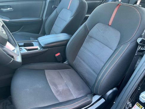 Used 2025 Nissan Sentra SR FWD image 10