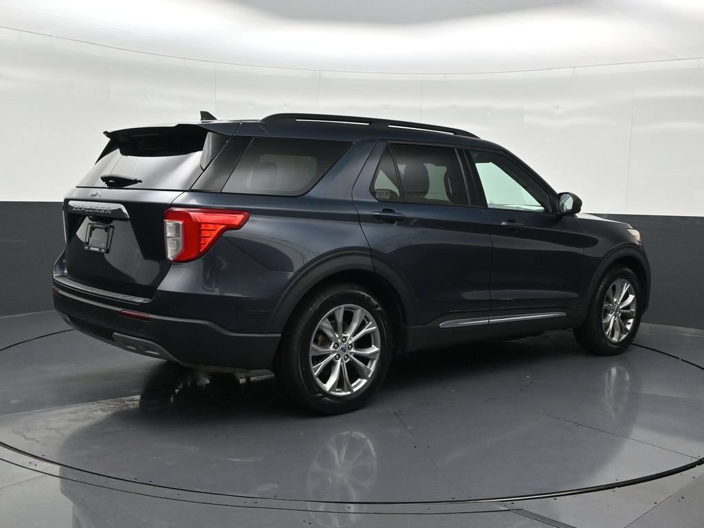 Used 2022 Ford Explorer XLT w/ Equipment Group 202A RWD image 5